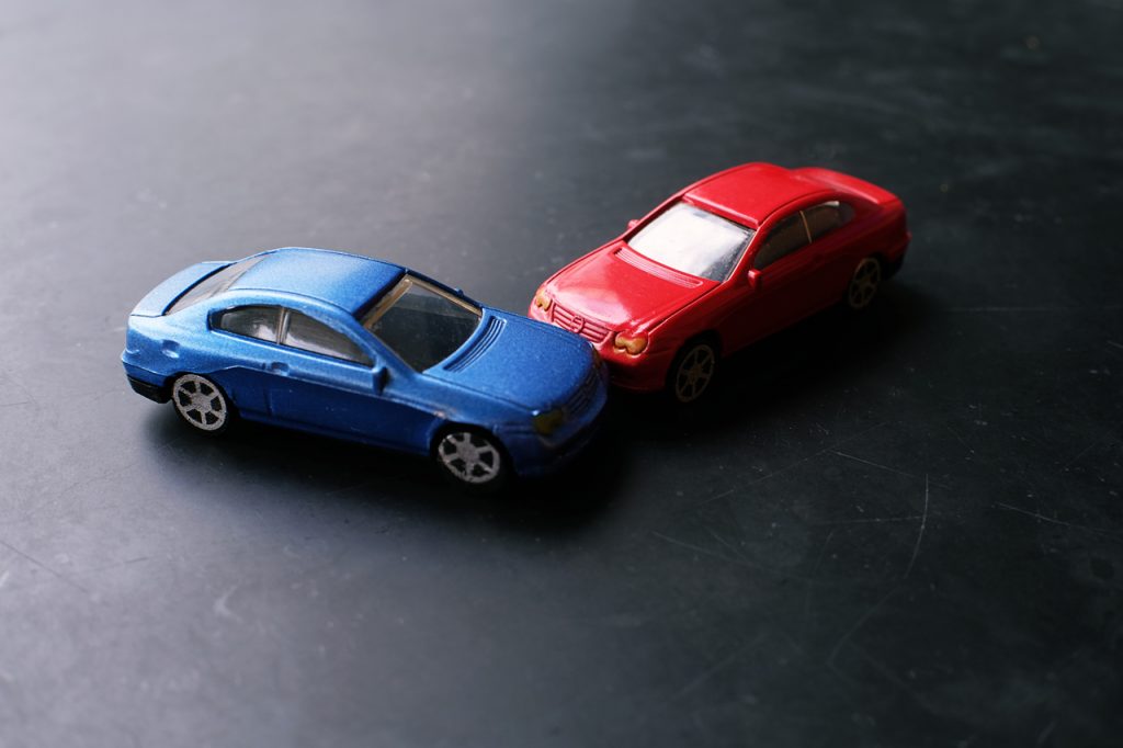 Two-Matchbox-Cars-With-Accident-Recovery-Crash Two-Matchbox-Cars-With-Accident-Recovery-Crash