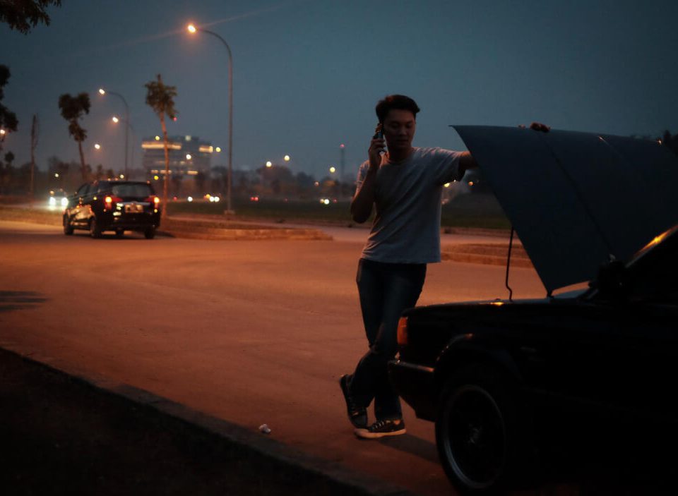 car breakdown at night